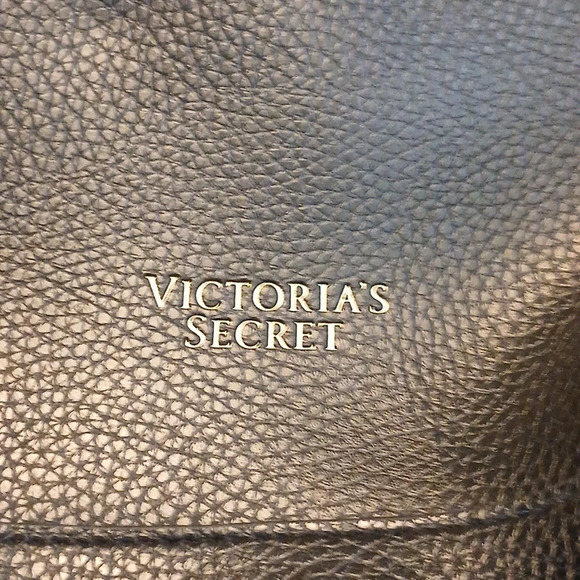 4 Victoria's Secret Totes - Picture 10 of 16